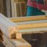 Les astuces pour choisir la bonne ponceuse à bande : comment faire le bon choix en fonction de vos besoins et de votre budget ?